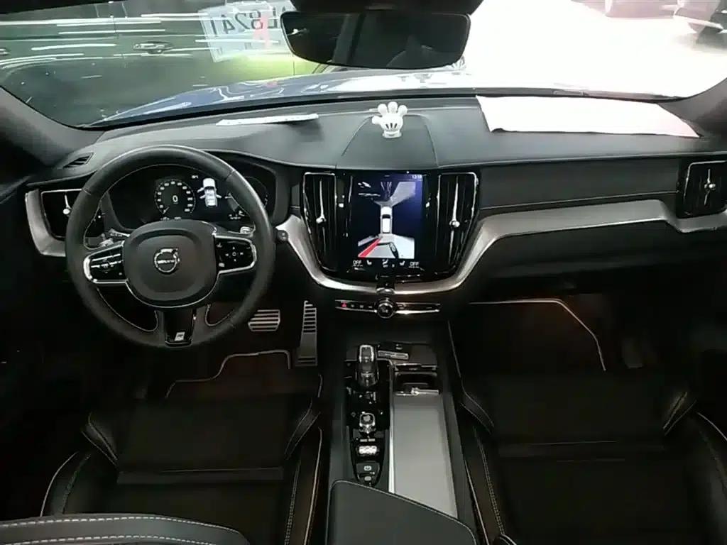 2019 Volvo XC60 Plug-in Hybrid T8 E-Drive Hybrid Smart Sport Edition (China V Emission Standard) — миниатюра 10