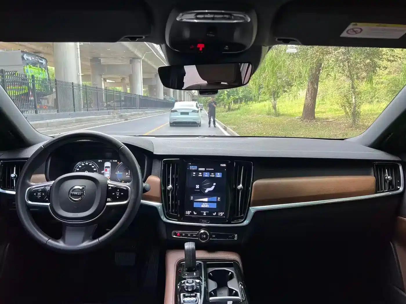 2021 Volvo S90 Plug-in Hybrid T8 E-Drive Hybrid Smart Luxury Edition — миниатюра 11