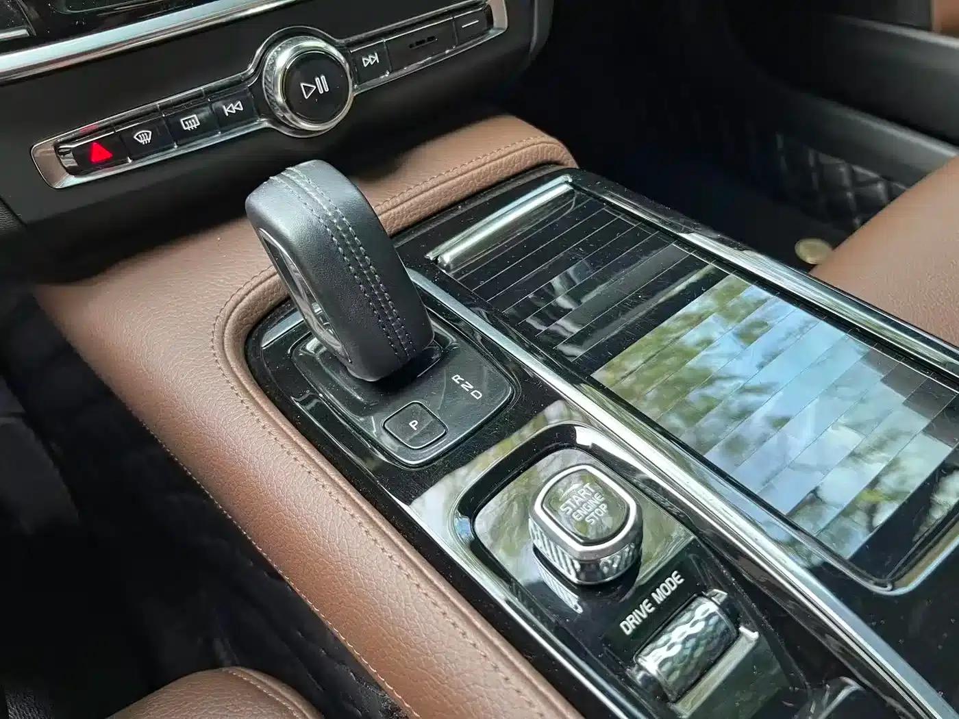 2021 Volvo S90 Plug-in Hybrid T8 E-Drive Hybrid Smart Luxury Edition — миниатюра 12