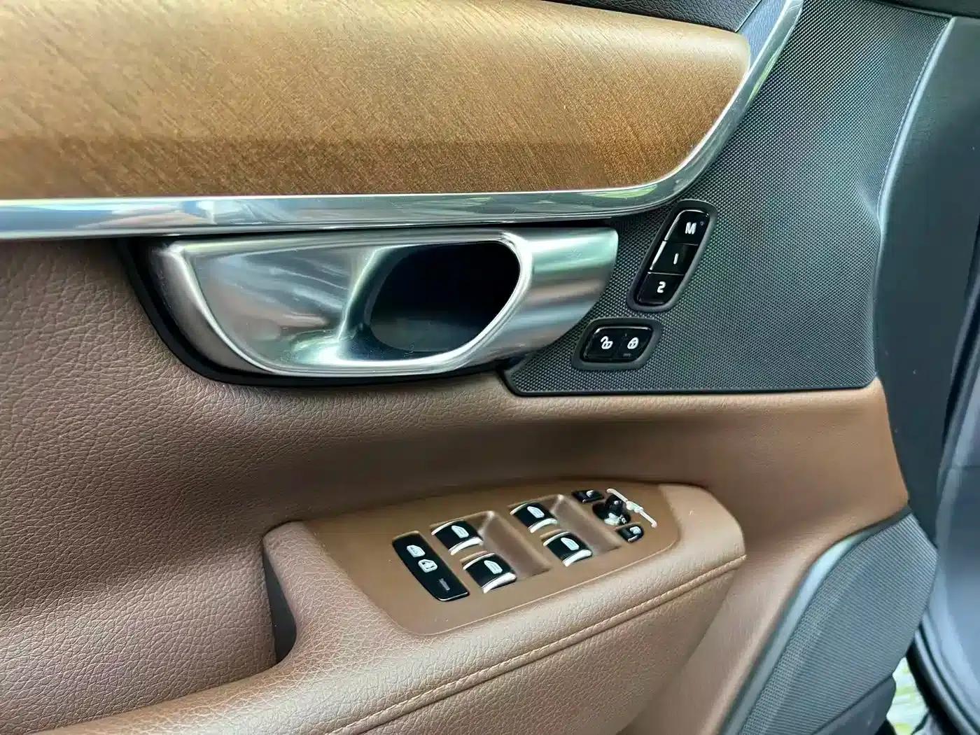 2021 Volvo S90 Plug-in Hybrid T8 E-Drive Hybrid Smart Luxury Edition — миниатюра 6