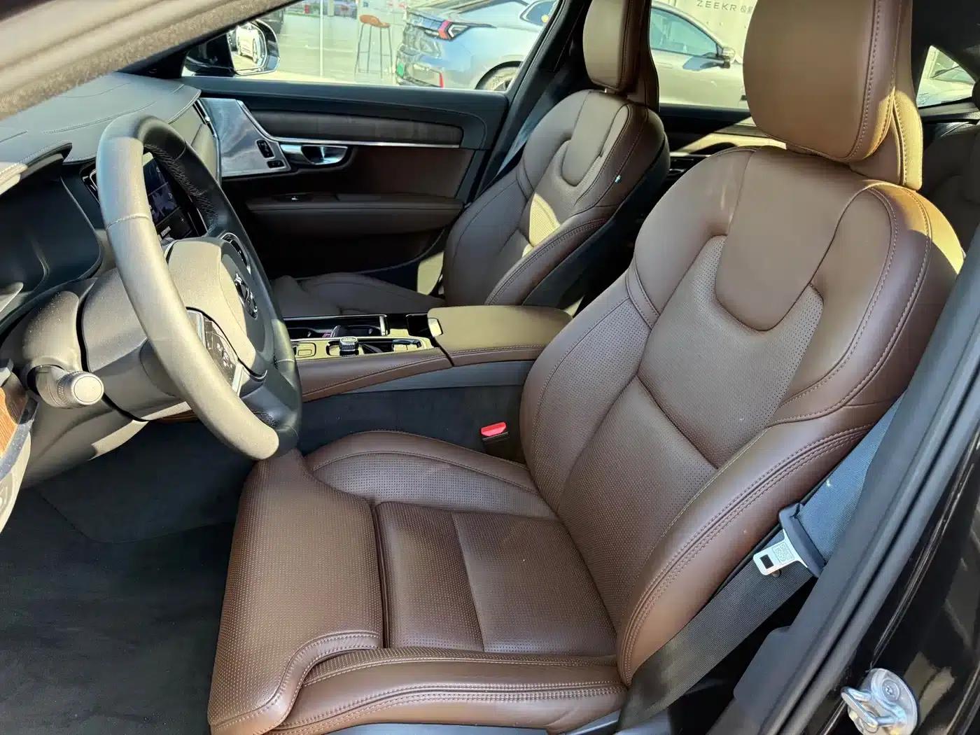 2025 Volvo S90 Plug-in Hybrid, All-Wheel Drive, Long Range, Inscription Luxury Edition — миниатюра 16