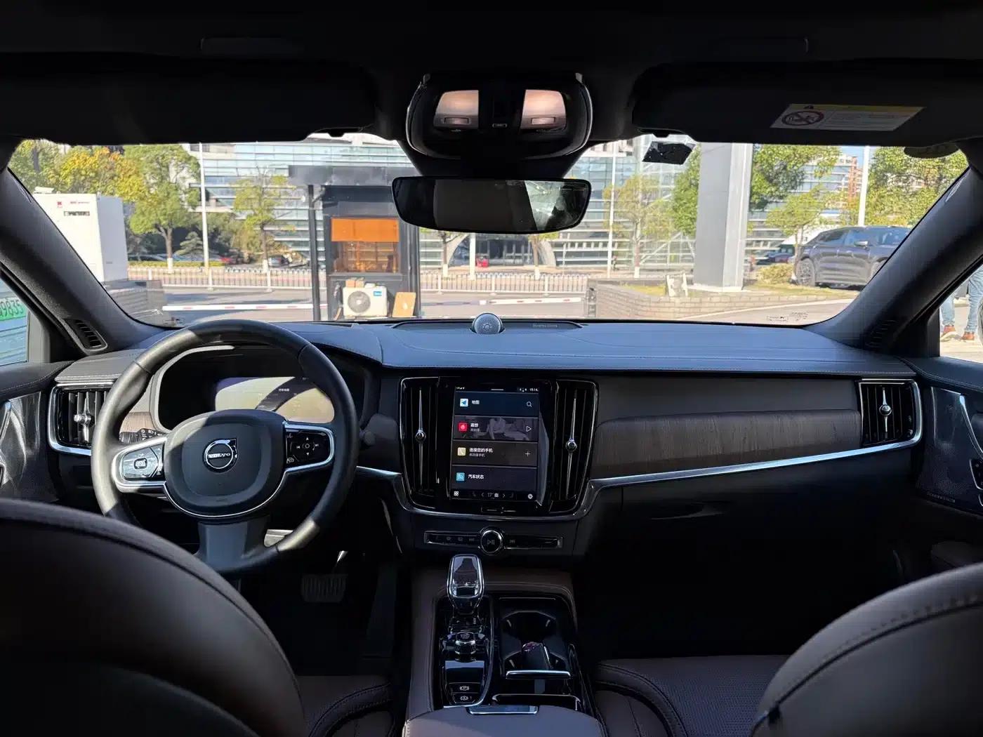 2025 Volvo S90 Plug-in Hybrid, All-Wheel Drive, Long Range, Inscription Luxury Edition — миниатюра 7