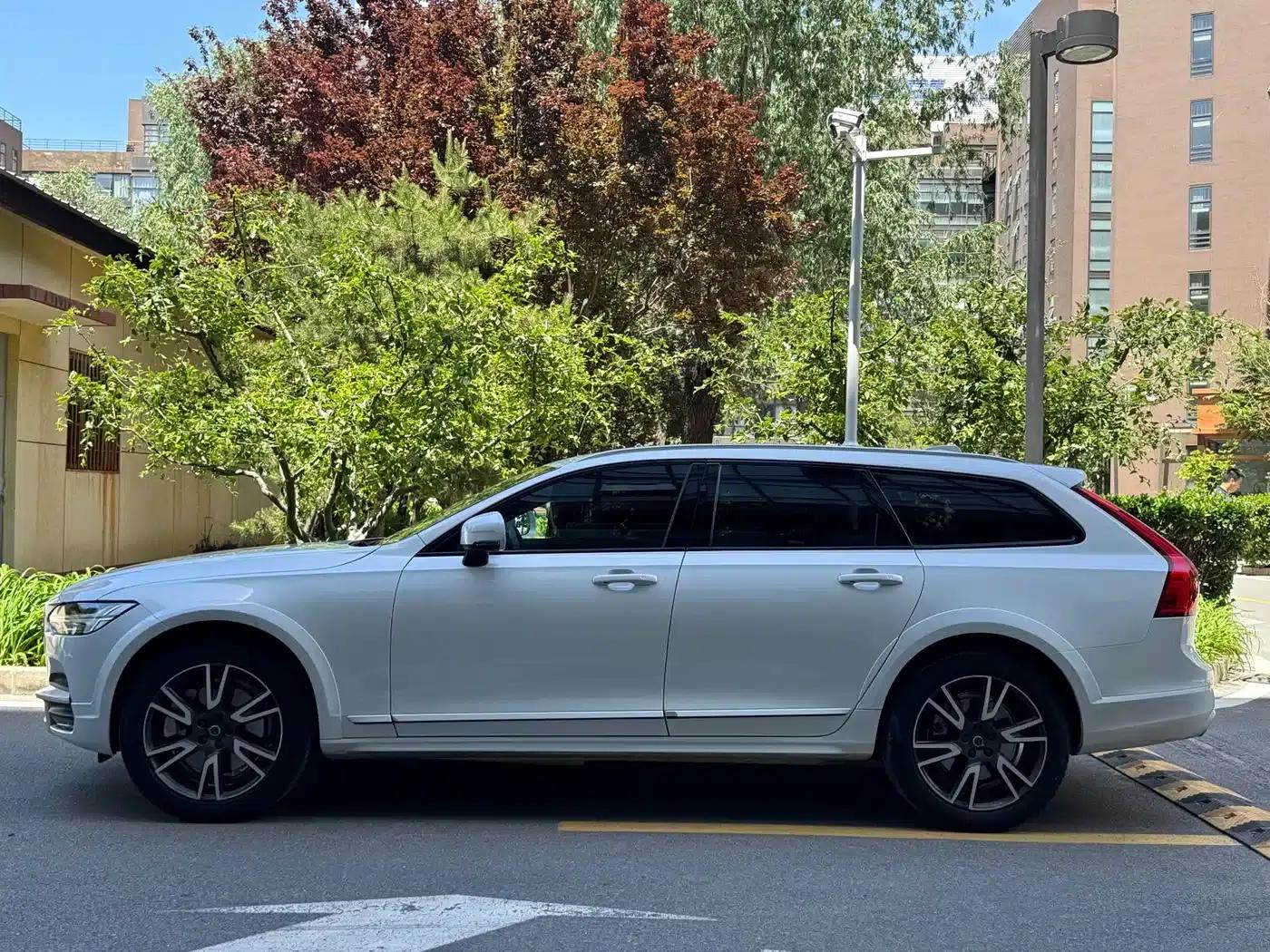 2020 Volvo V90 Cross Country T5 AWD Smart Edition — миниатюра 4