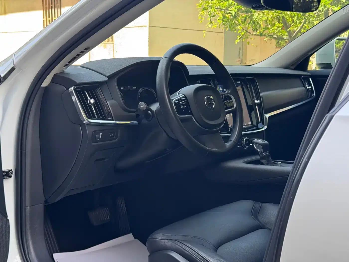 2020 Volvo V90 Cross Country T5 AWD Smart Edition — миниатюра 10