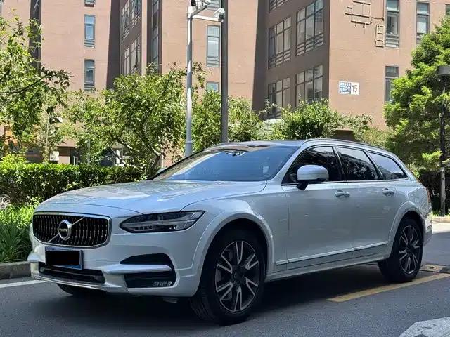 2020 Volvo V90 Cross Country T5 AWD Smart Edition