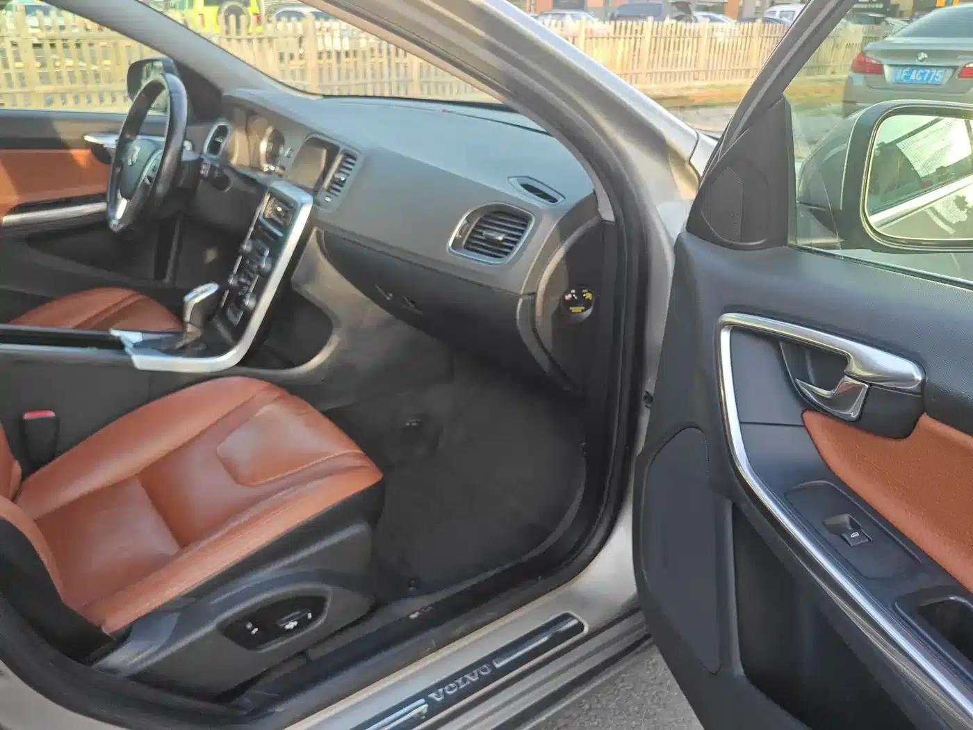 2013 Volvo V60 T5 Comfort Edition — миниатюра 12