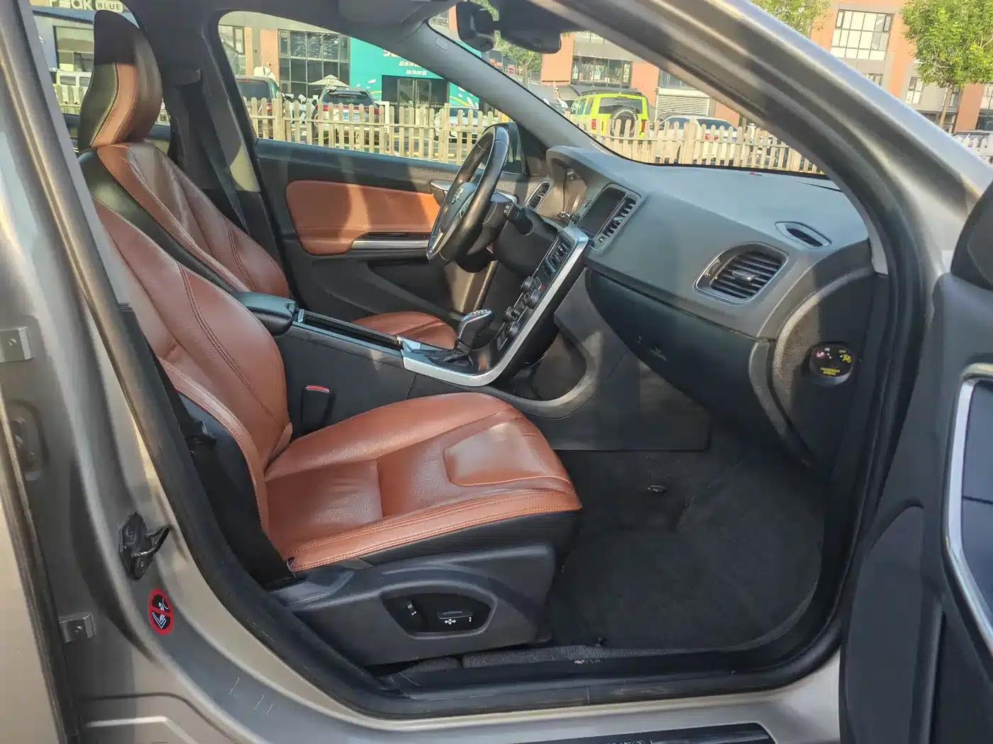 2013 Volvo V60 T5 Comfort Edition — миниатюра 13