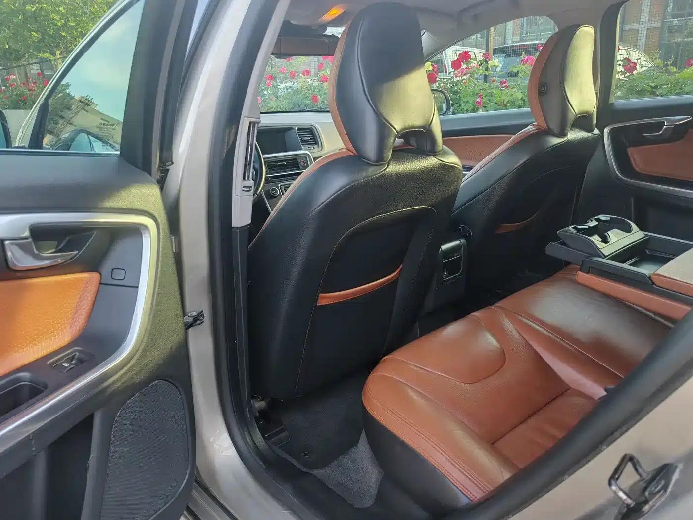 2013 Volvo V60 T5 Comfort Edition — миниатюра 15