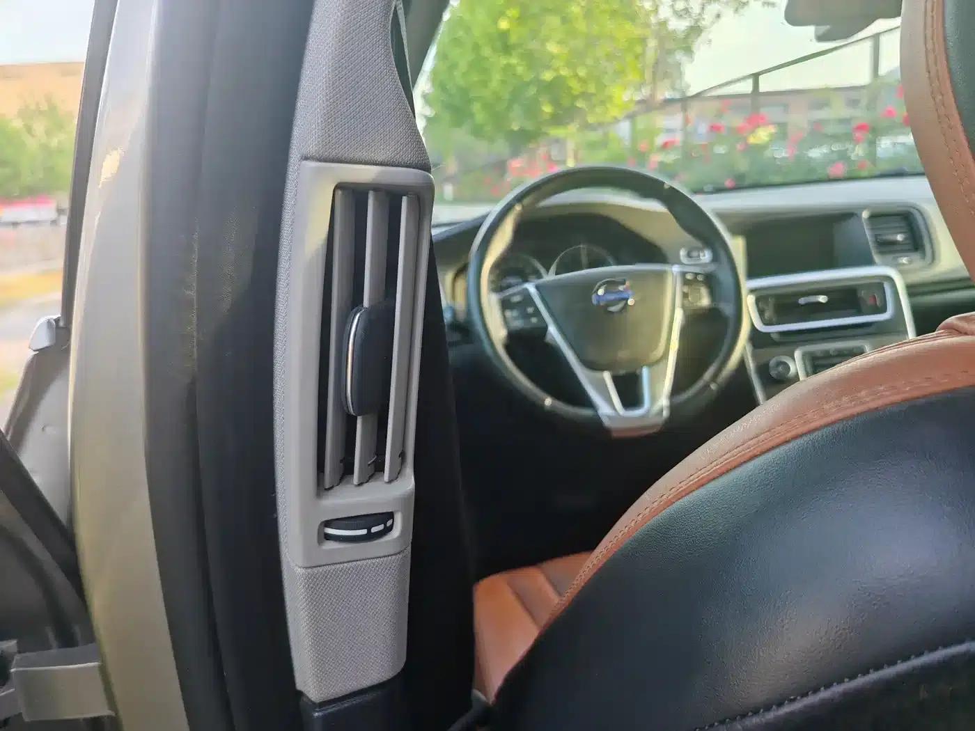 2013 Volvo V60 T5 Comfort Edition — миниатюра 17
