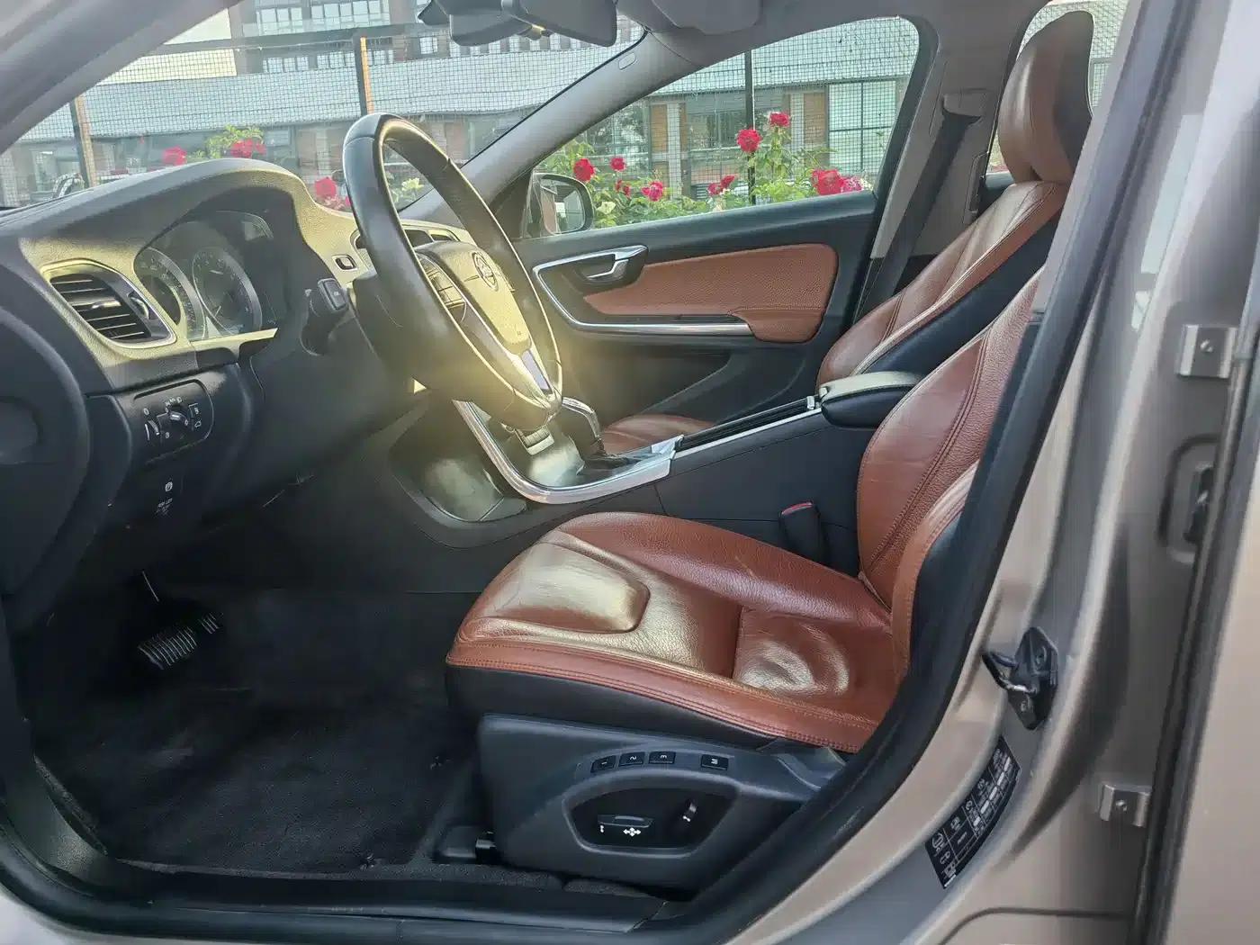 2013 Volvo V60 T5 Comfort Edition — миниатюра 5