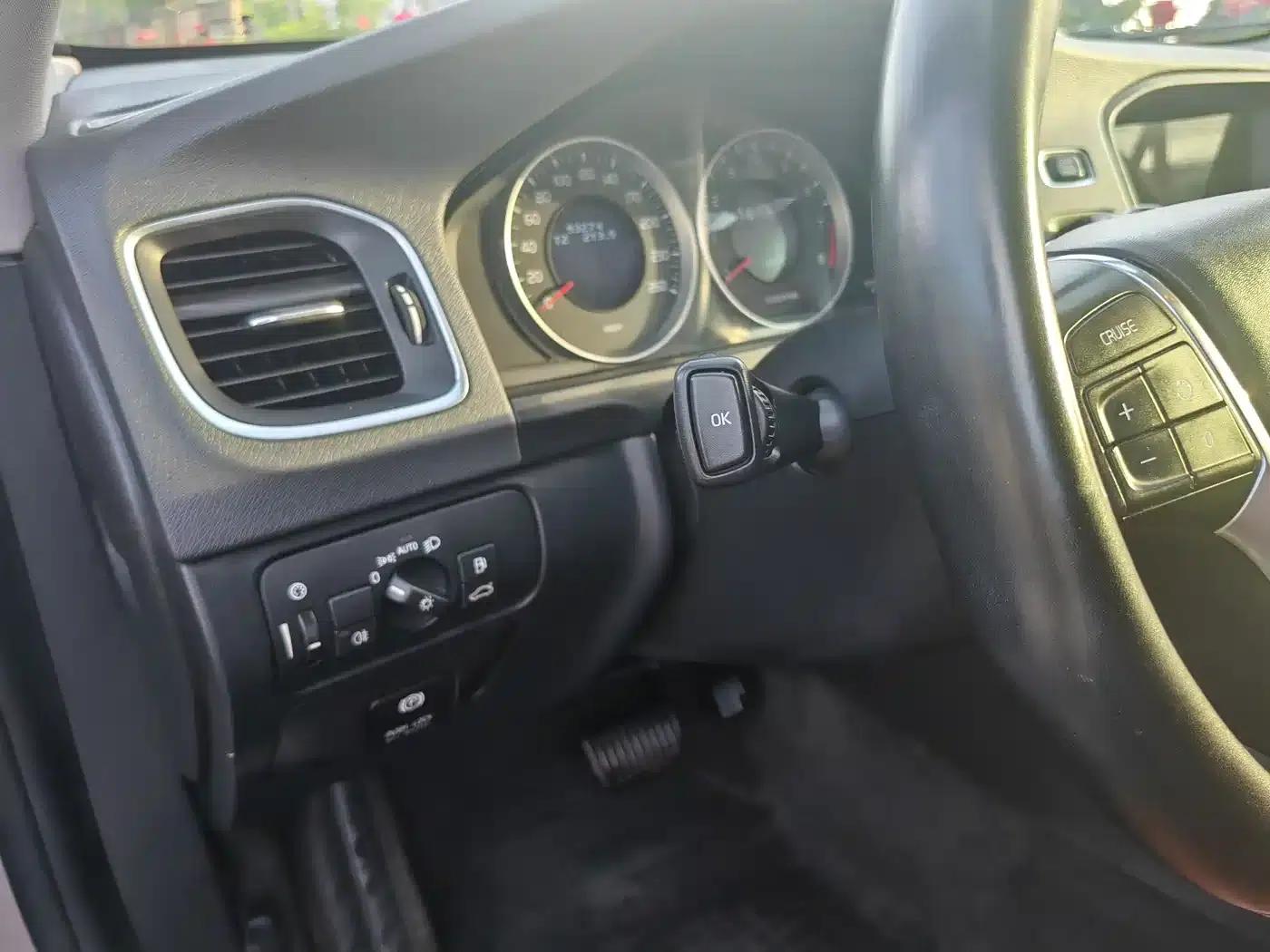 2013 Volvo V60 T5 Comfort Edition — миниатюра 10
