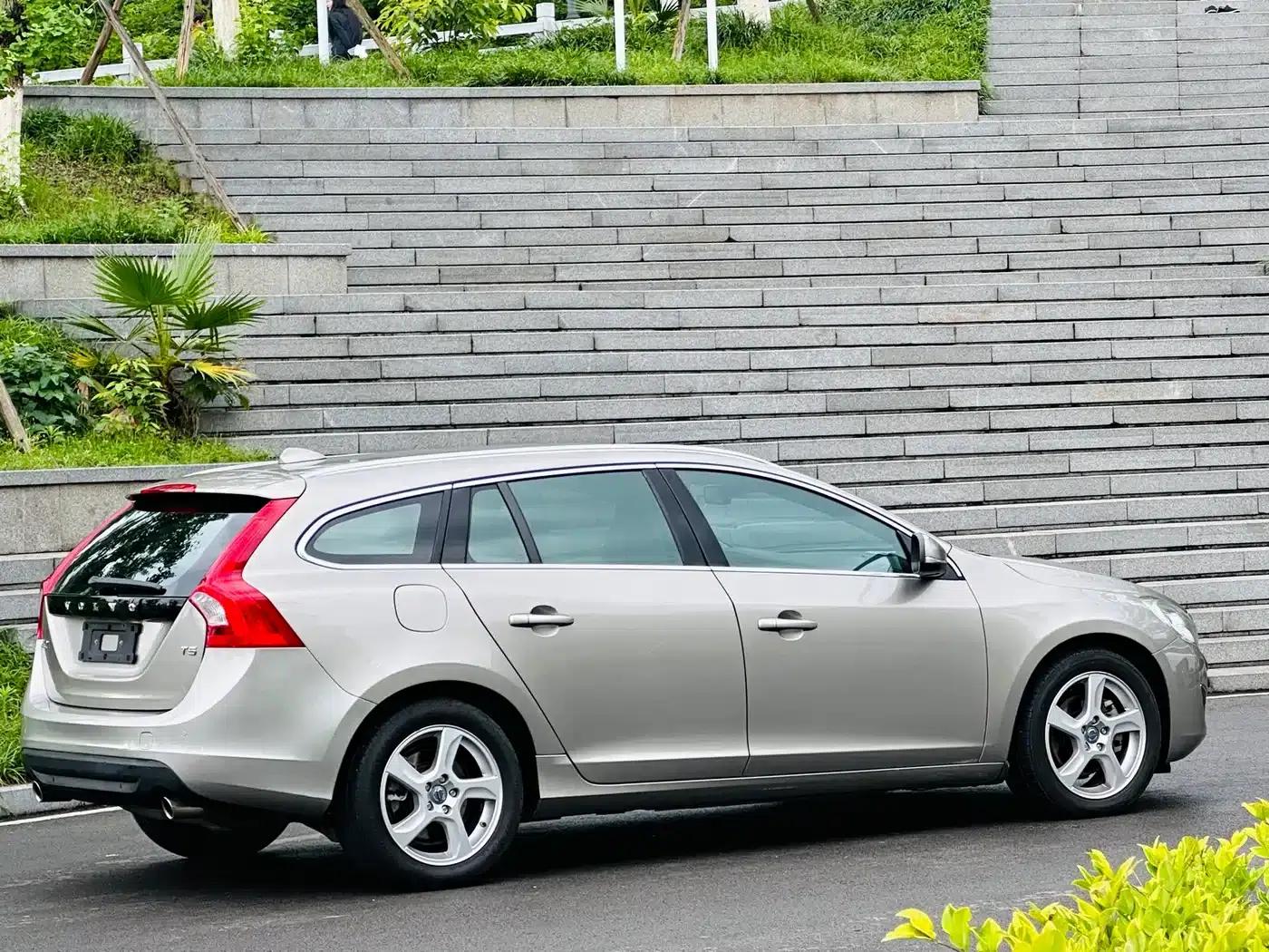 2013 Volvo V60 T5 Smart Edition — миниатюра 5