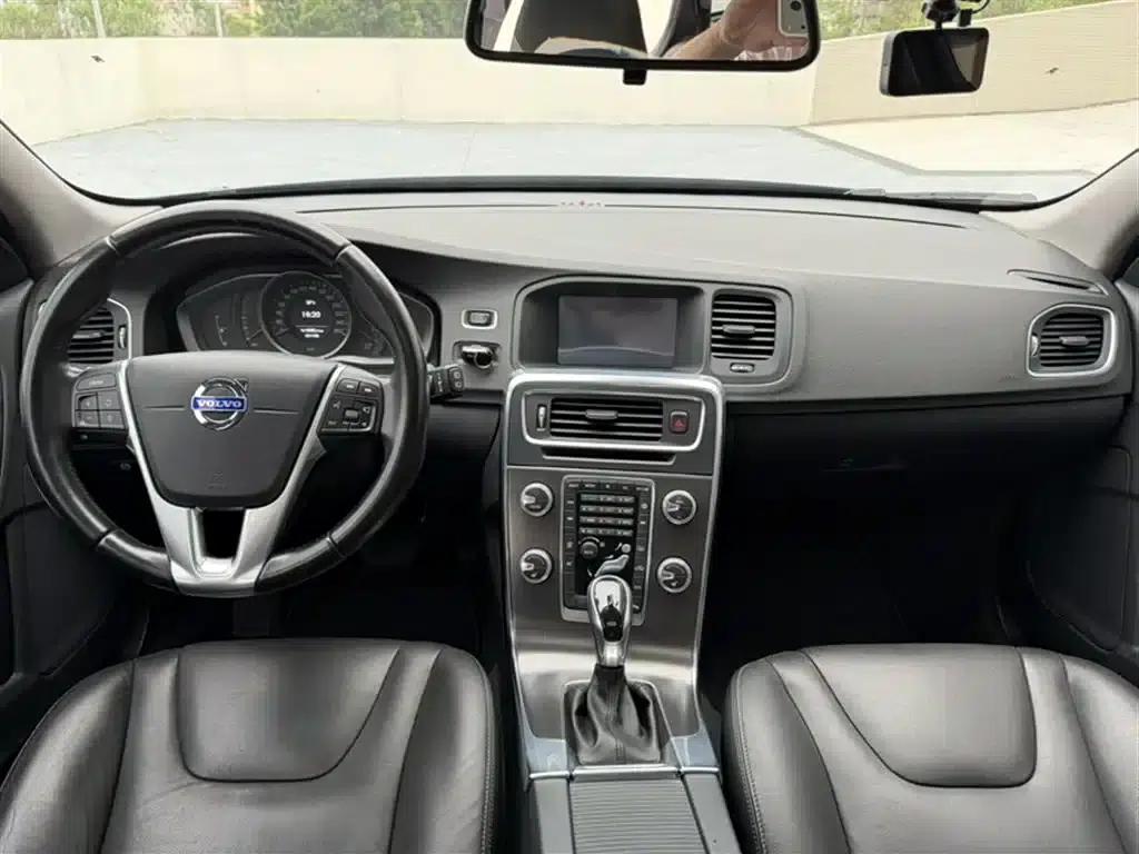 2015 Volvo V60 T5 Smart Edition — миниатюра 17
