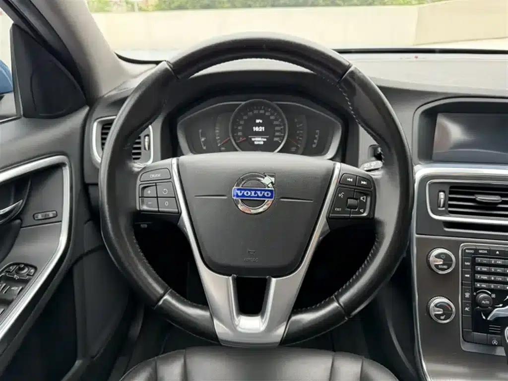 2015 Volvo V60 T5 Smart Edition — миниатюра 3