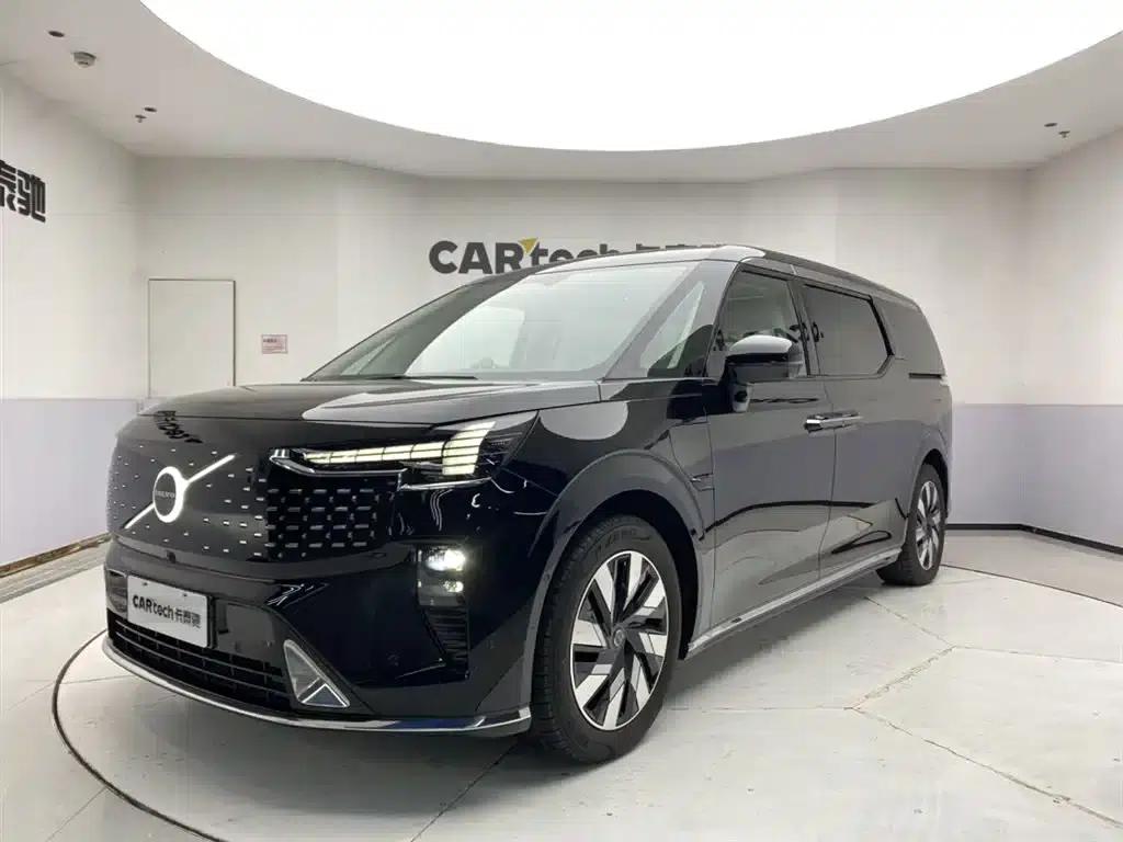 Volvo EM90 2025 Ultra 6-seater — миниатюра 1