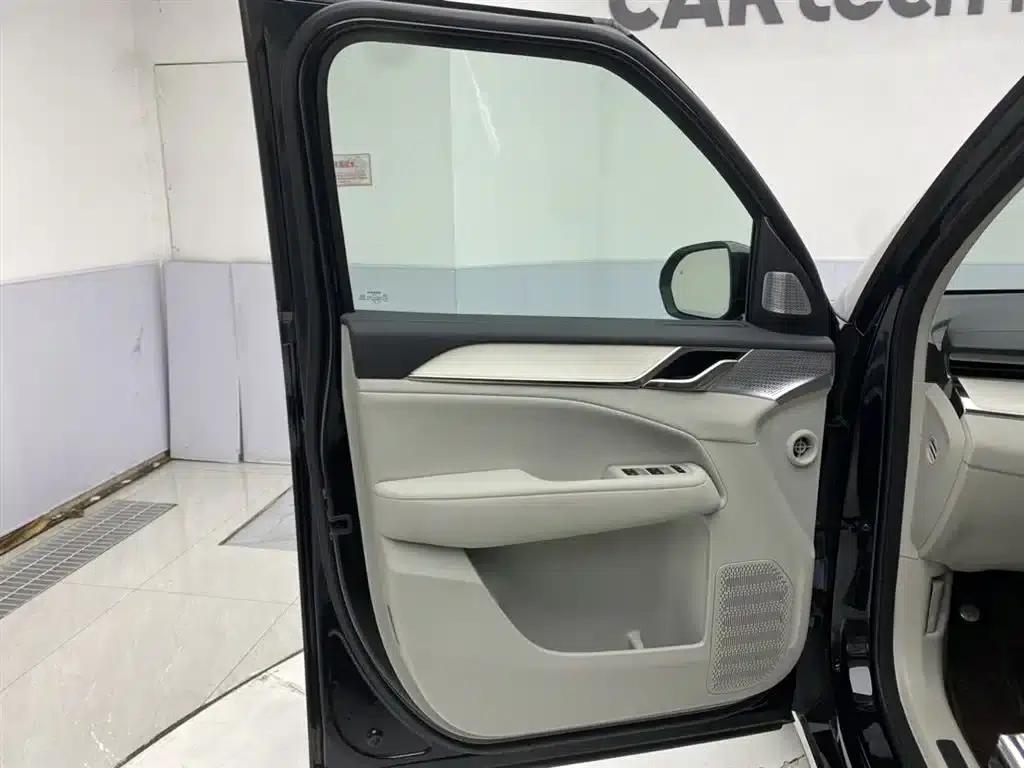 Volvo EM90 2025 Ultra 6-seater — миниатюра 16