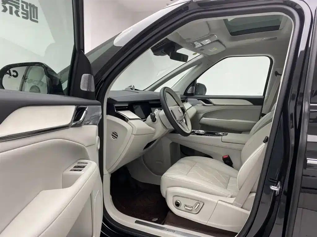 Volvo EM90 2025 Ultra 6-seater — миниатюра 17