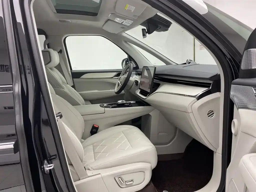 Volvo EM90 2025 Ultra 6-seater — миниатюра 18