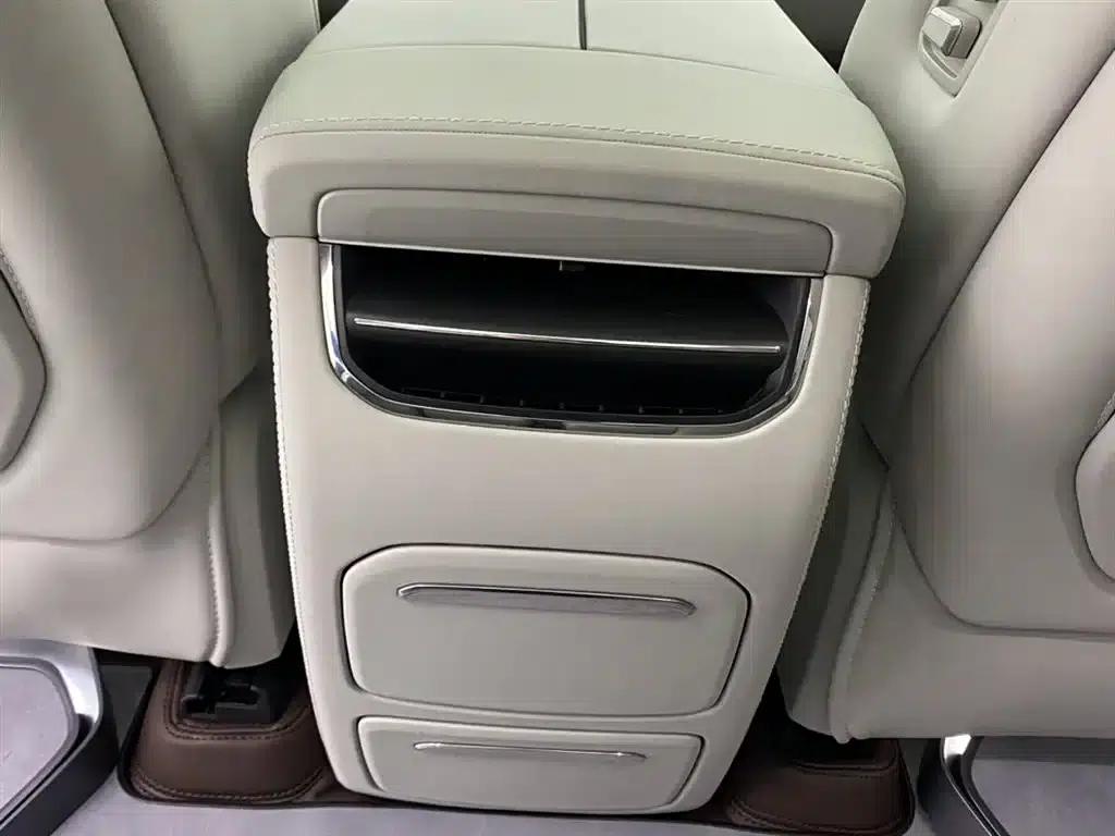 Volvo EM90 2025 Ultra 6-seater — миниатюра 23