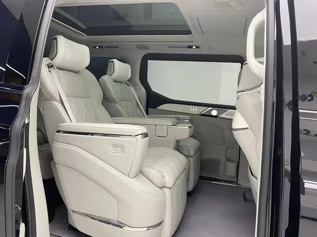 Volvo EM90 2025 Ultra 6-seater — миниатюра 24