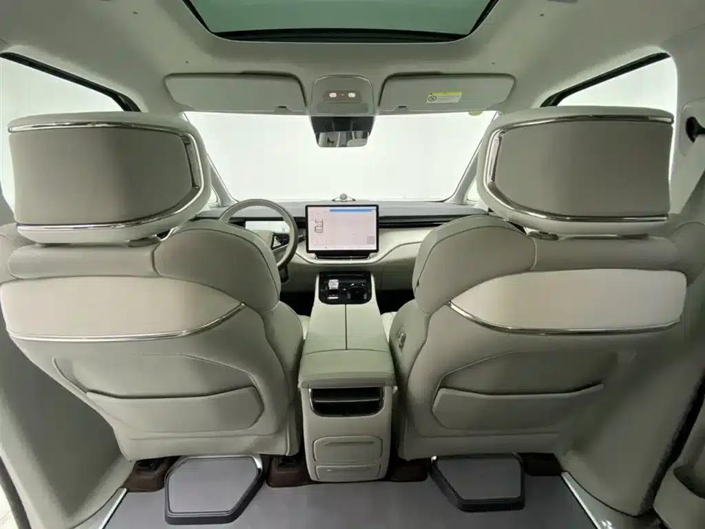 Volvo EM90 2025 Ultra 6-seater — миниатюра 26