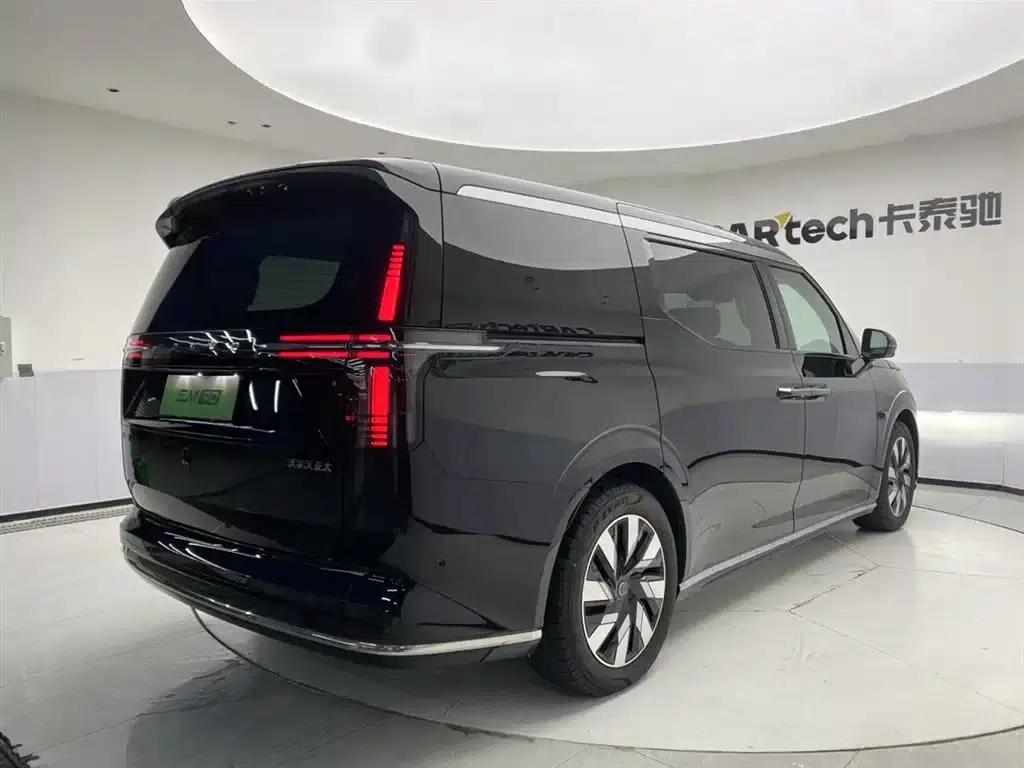 Volvo EM90 2025 Ultra 6-seater — миниатюра 5