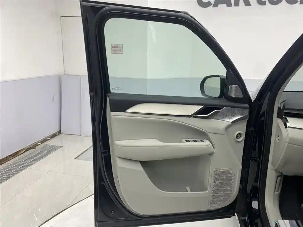 Volvo EM90 2025 Ultra 6-seater — миниатюра 10