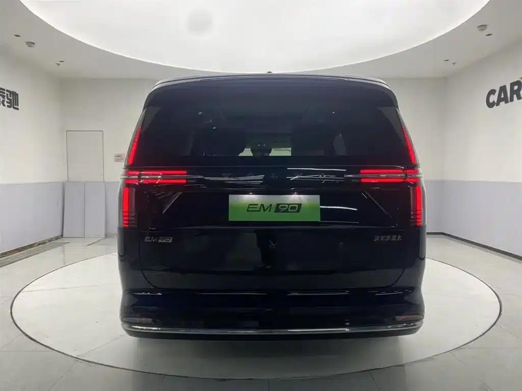 Volvo EM90 2025 Ultra 6-seater — миниатюра 6