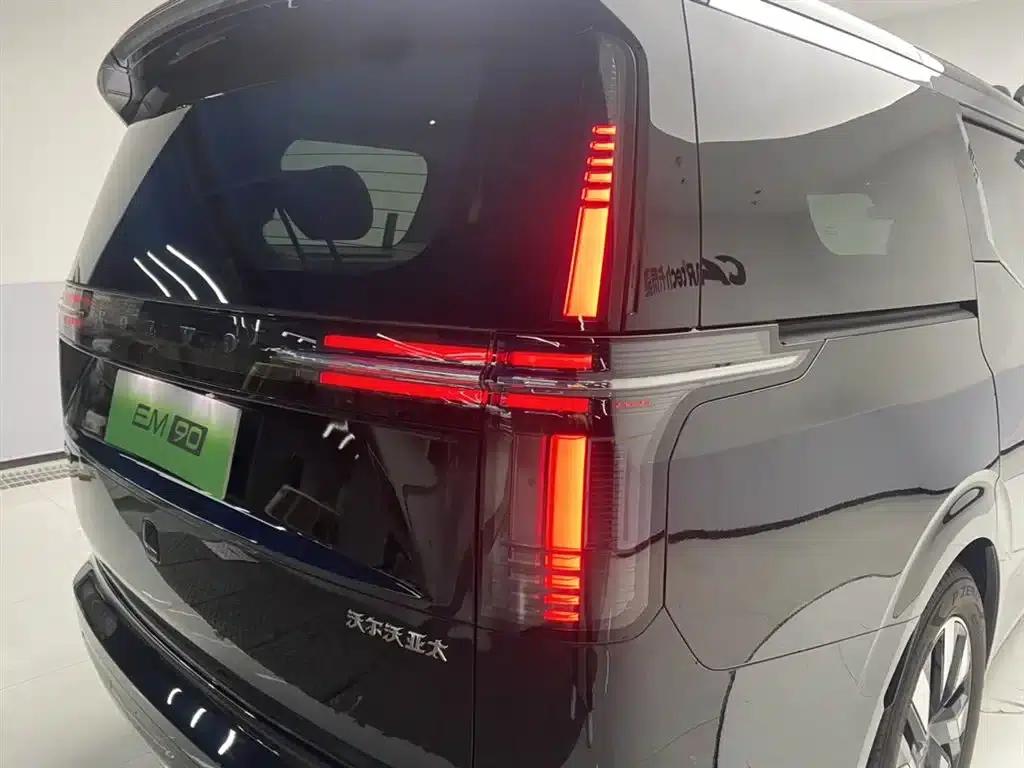 Volvo EM90 2025 Ultra 6-seater — миниатюра 10