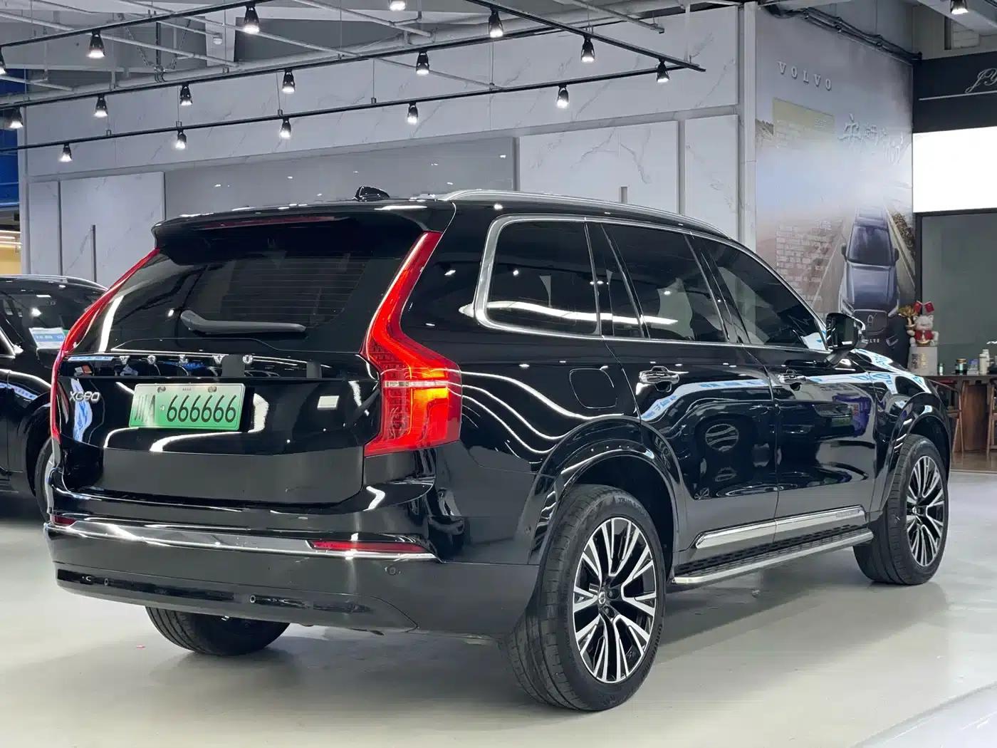 2023 Volvo XC90 Plug-in Hybrid T8 Recharge Luxury 7-Seater — миниатюра 14