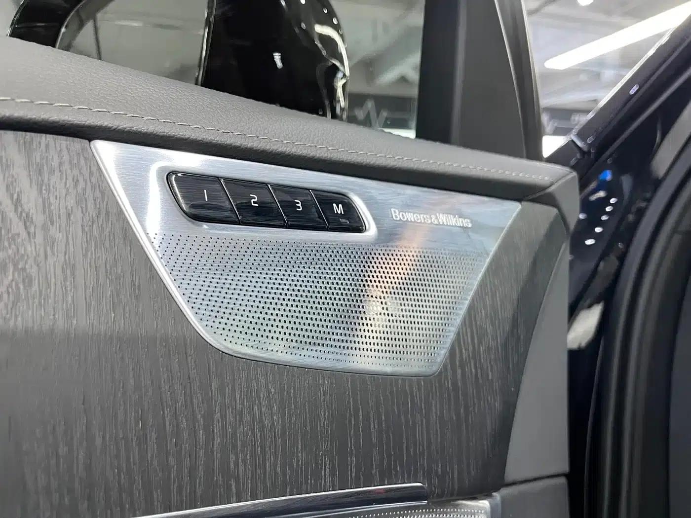 2023 Volvo XC90 Plug-in Hybrid T8 Recharge Luxury 7-Seater — миниатюра 5