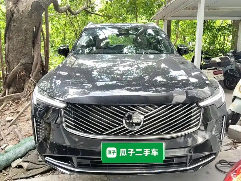 2025 Volvo XC90 Plug-in Hybrid Facelift T8 Luxury 7-Seater — миниатюра 3