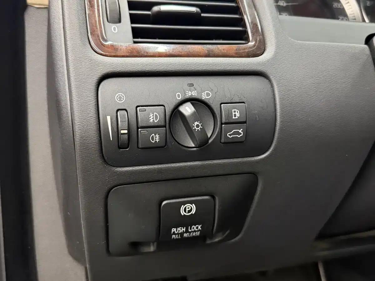 2012 Volvo S80L 3.0T T6 AWD Ultimate Edition — миниатюра 13