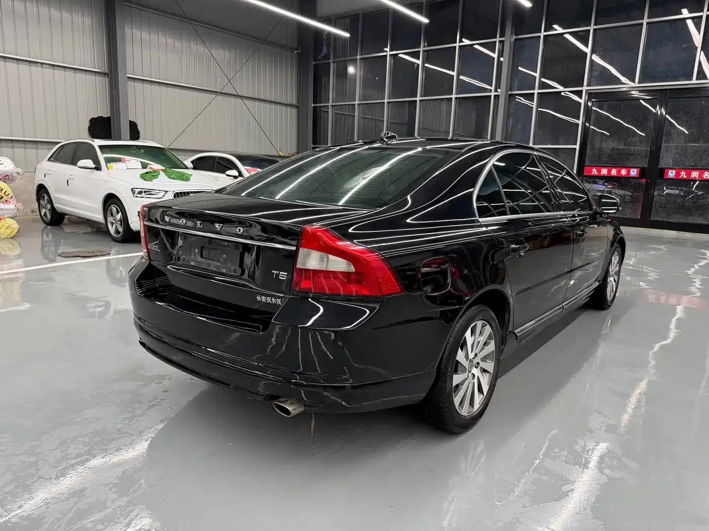 2012 Volvo S80L 3.0T T6 AWD Ultimate Edition — миниатюра 17