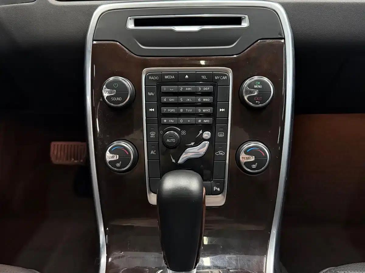 2012 Volvo S80L 3.0T T6 AWD Ultimate Edition — миниатюра 10
