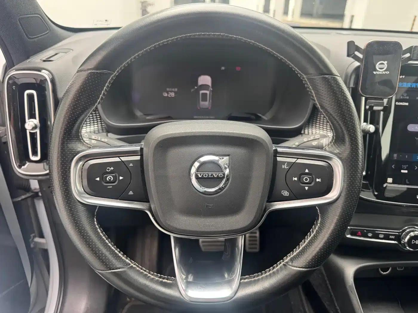Volvo XC40 PHEV 2021 P8 Pure Electric AWD Inscription Sport Edition — миниатюра 12