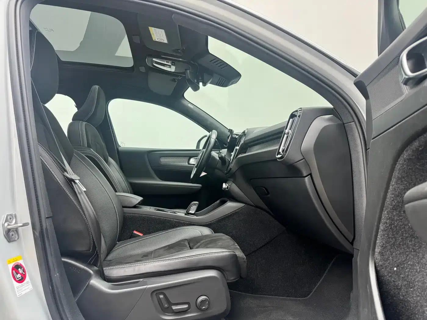 Volvo XC40 PHEV 2021 P8 Pure Electric AWD Inscription Sport Edition — миниатюра 16