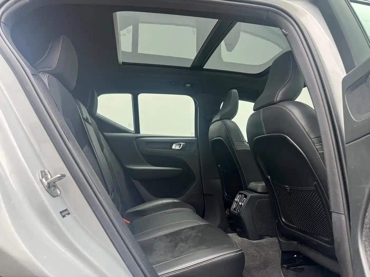 Volvo XC40 PHEV 2021 P8 Pure Electric AWD Inscription Sport Edition — миниатюра 17