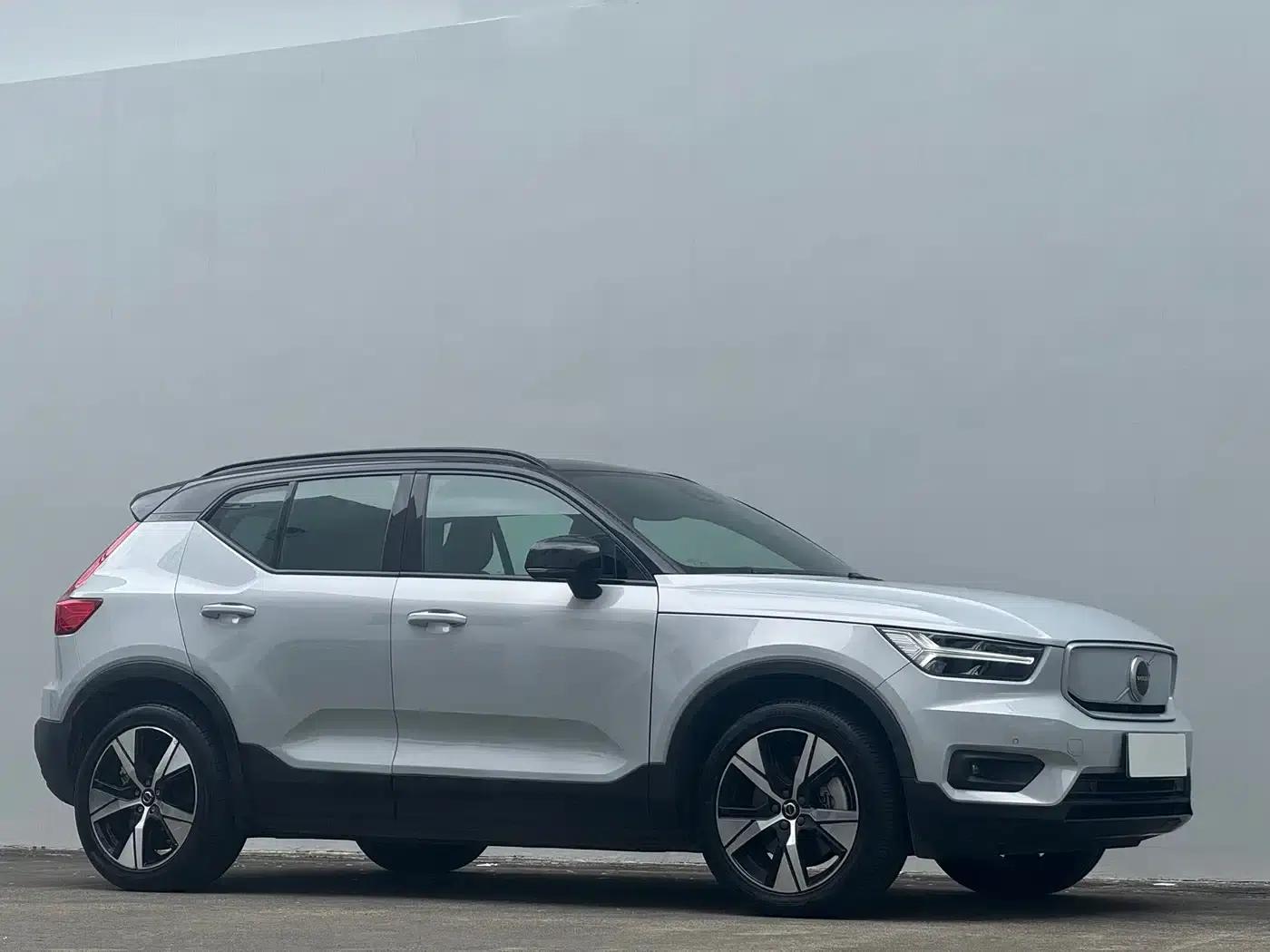 Volvo XC40 PHEV 2021 P8 Pure Electric AWD Inscription Sport Edition — миниатюра 3