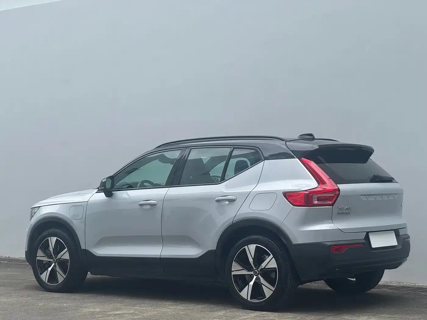 Volvo XC40 PHEV 2021 P8 Pure Electric AWD Inscription Sport Edition — миниатюра 4