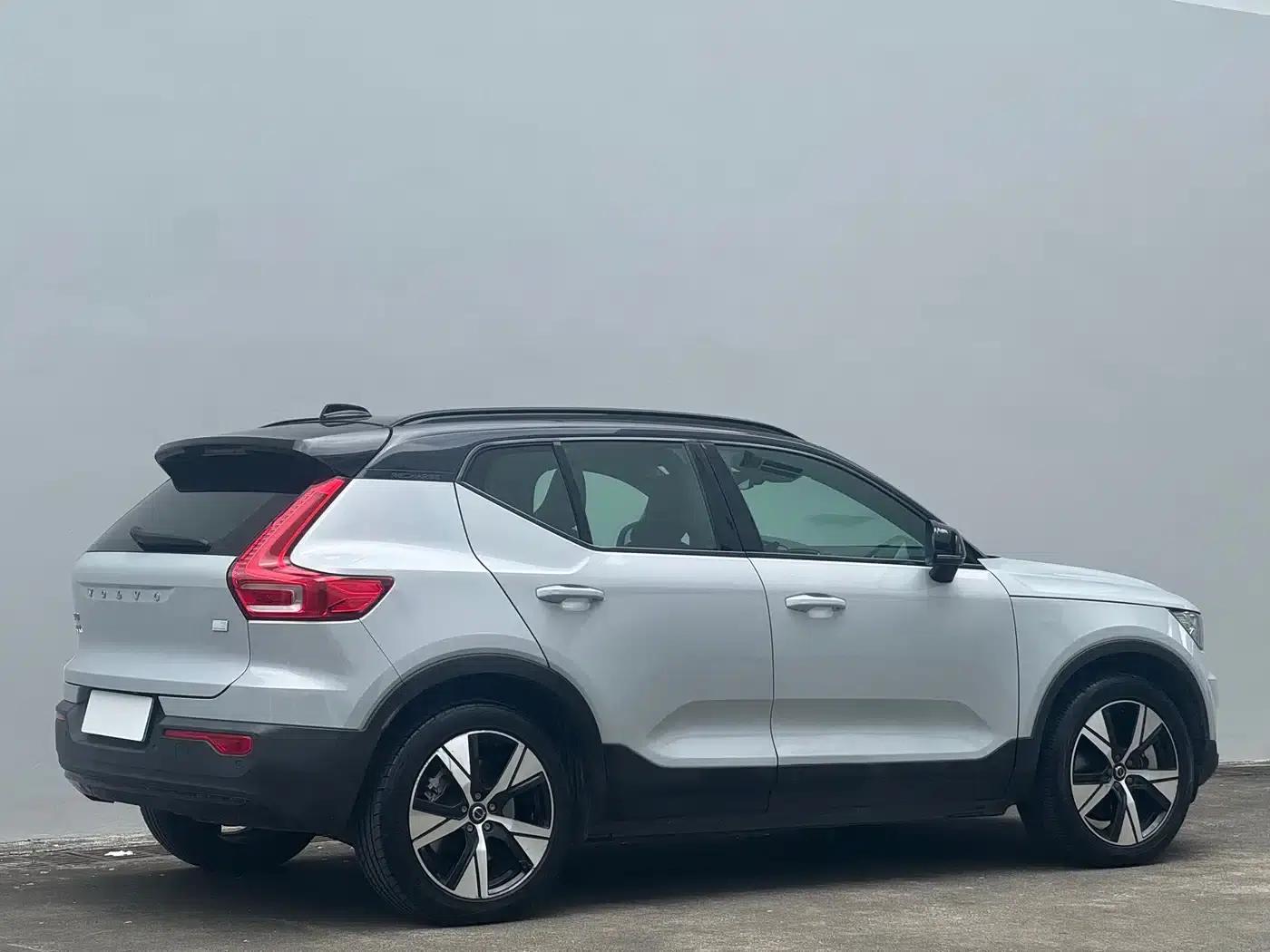 Volvo XC40 PHEV 2021 P8 Pure Electric AWD Inscription Sport Edition — миниатюра 5