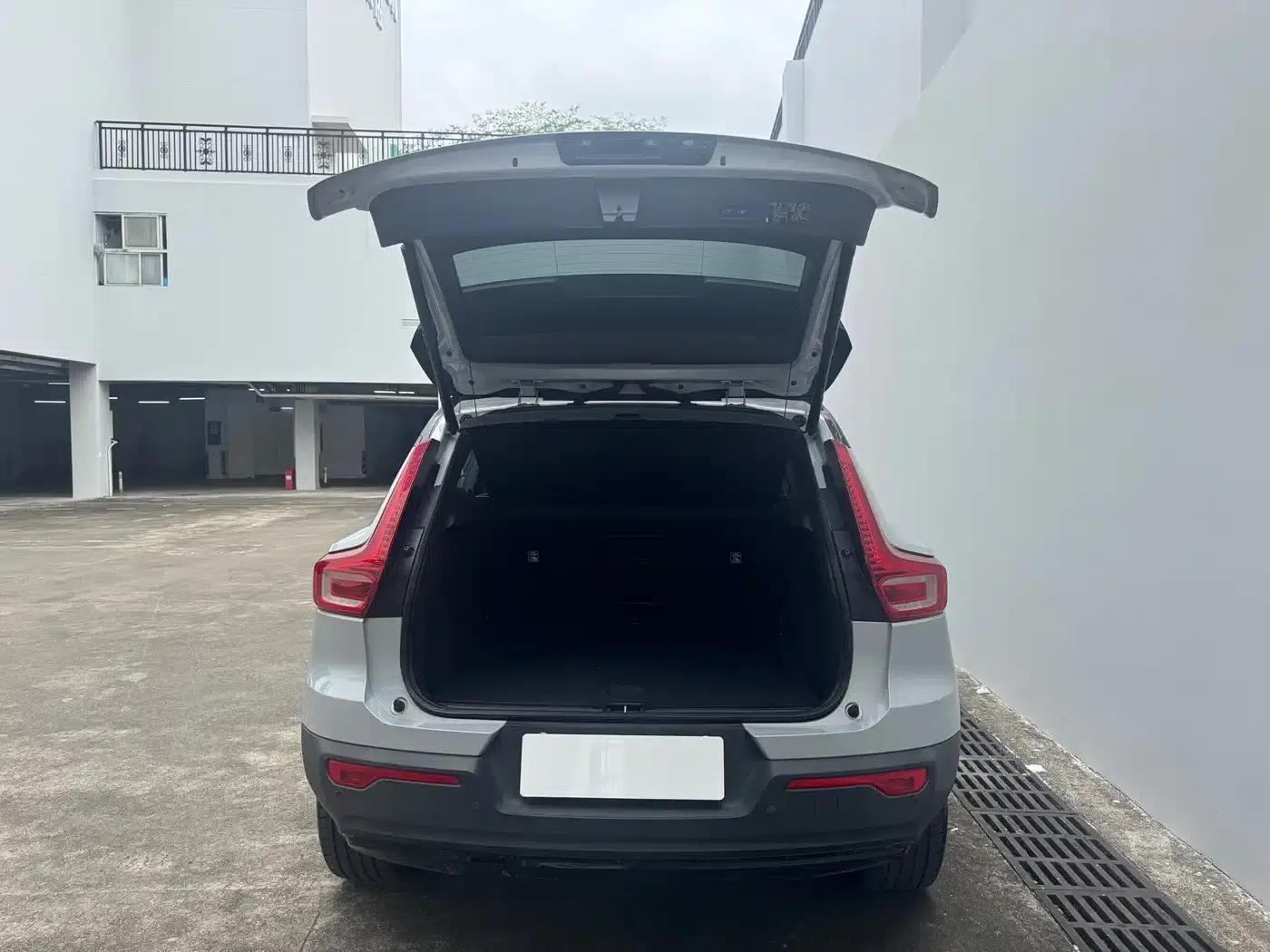 Volvo XC40 PHEV 2021 P8 Pure Electric AWD Inscription Sport Edition — миниатюра 8