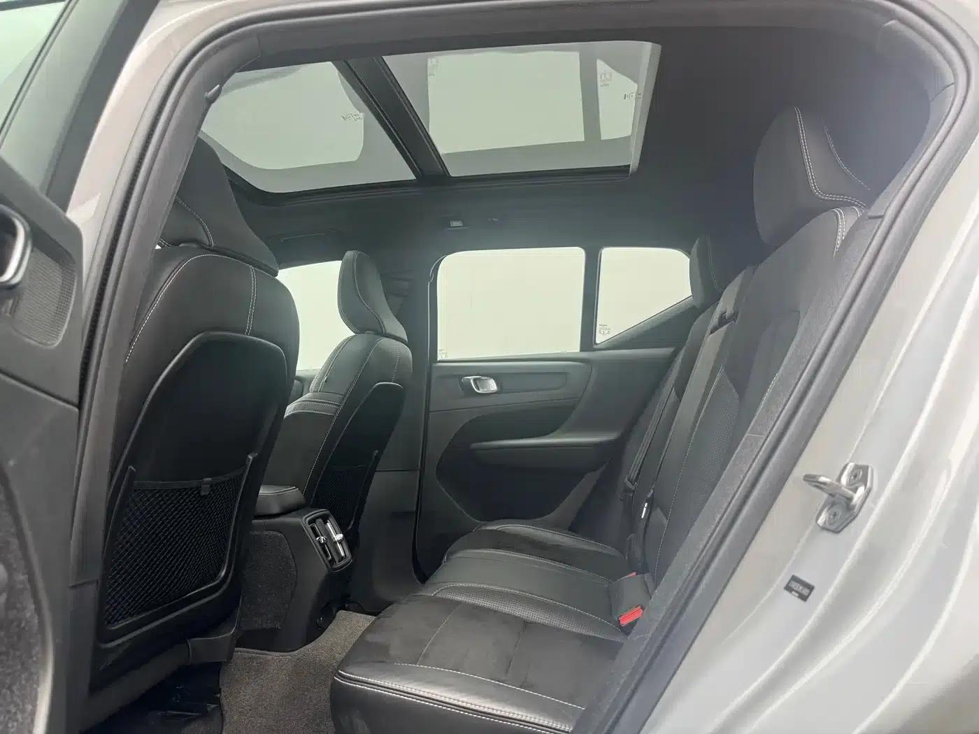 Volvo XC40 PHEV 2021 P8 Pure Electric AWD Inscription Sport Edition — миниатюра 10