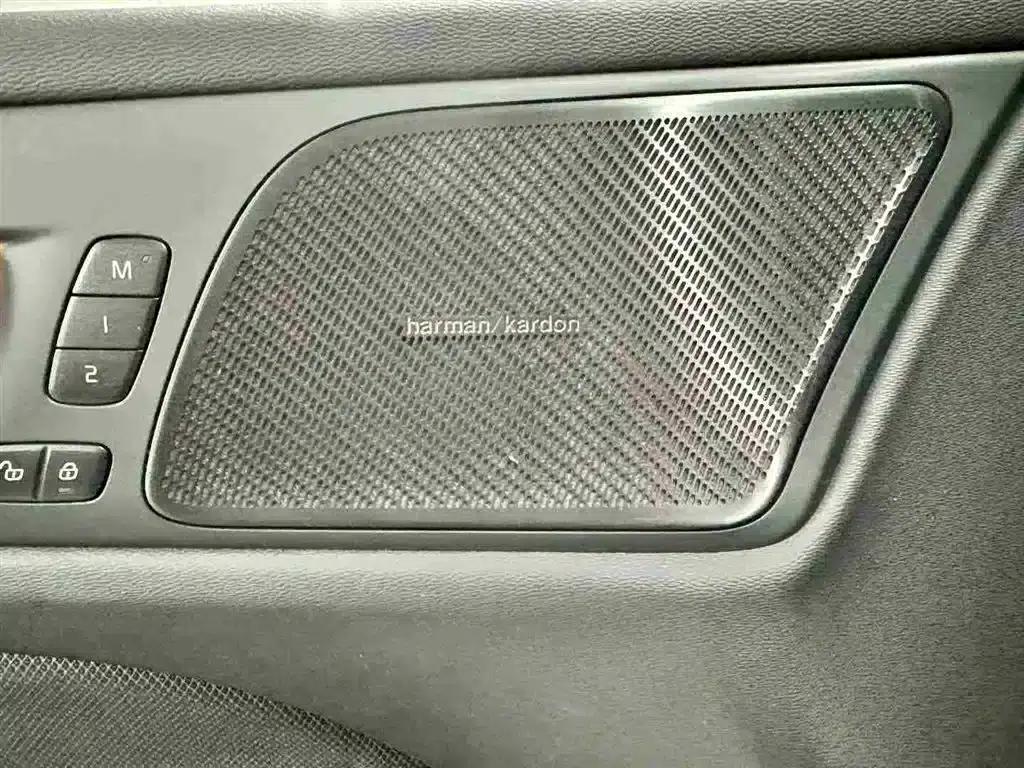 2021 Volvo S60 Plug-in Hybrid T8 E-Drive Hybrid AWD Inscription Sport Edition — миниатюра 2