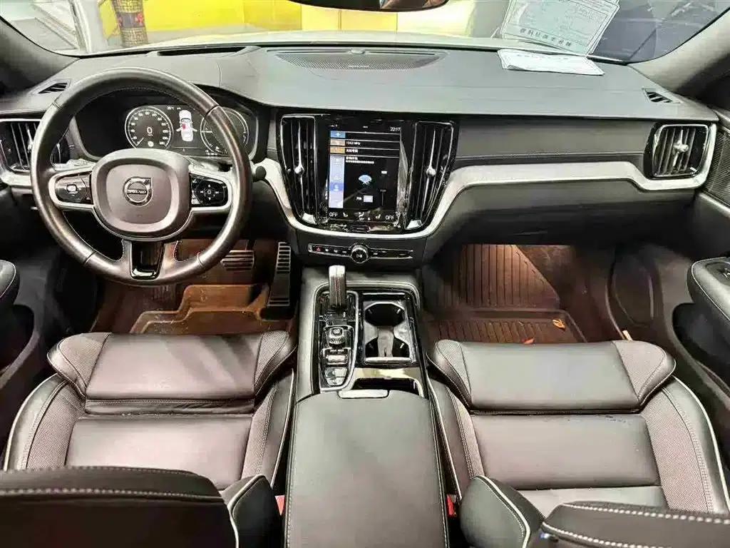 2021 Volvo S60 Plug-in Hybrid T8 E-Drive Hybrid AWD Inscription Sport Edition — миниатюра 6