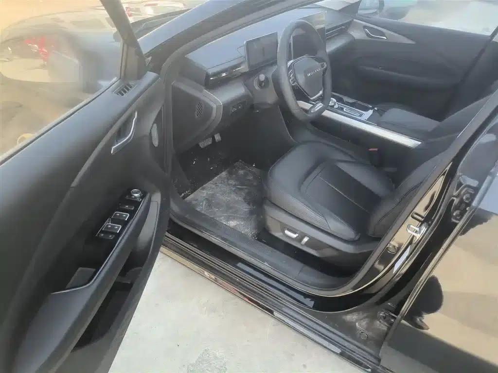 Wuling Xingguang 2024 Co-creation Edition 150 Advanced Model — миниатюра 12