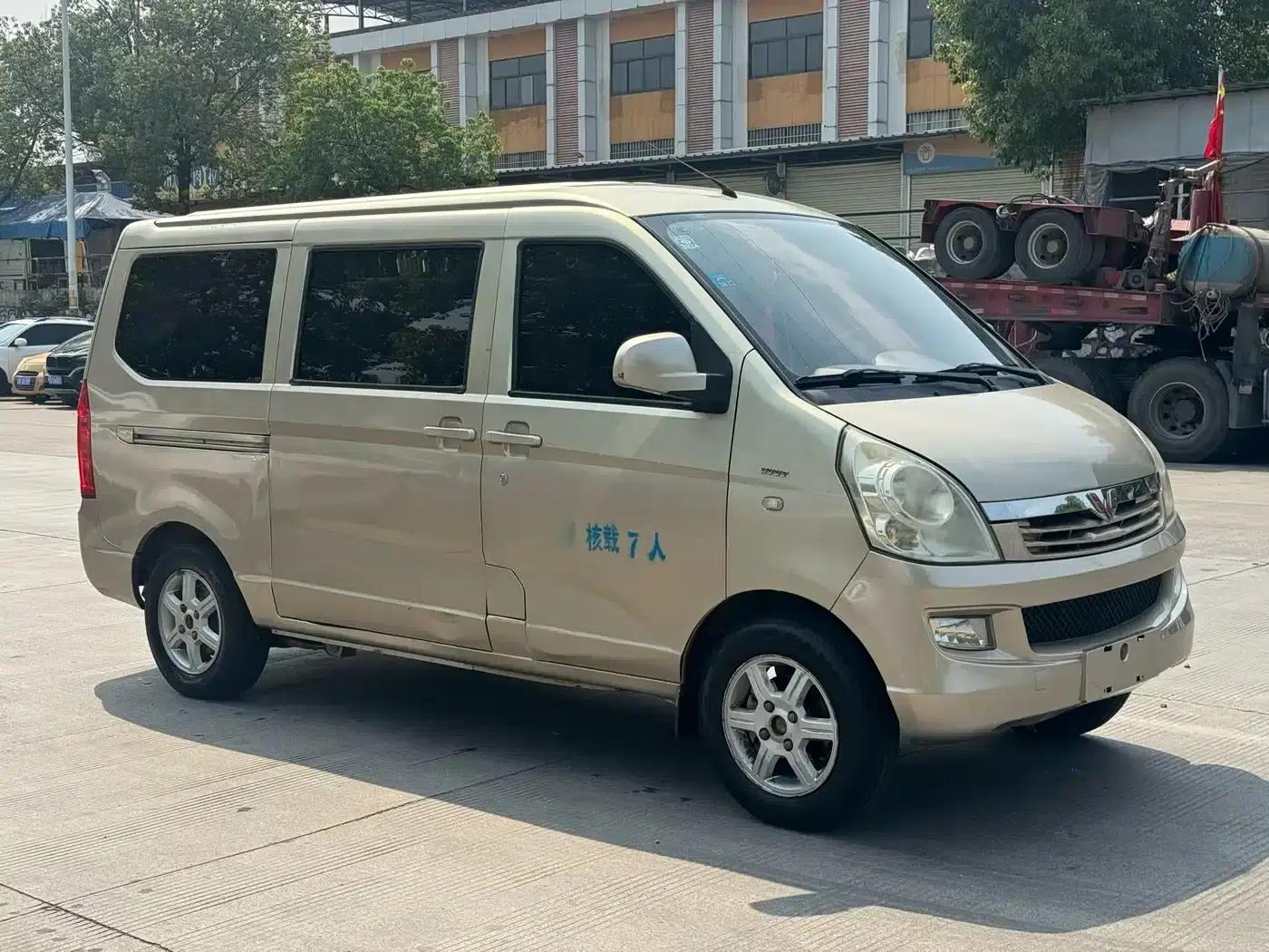 Wuling Rongguang 2014 1.5L S Standard Edition — миниатюра 3