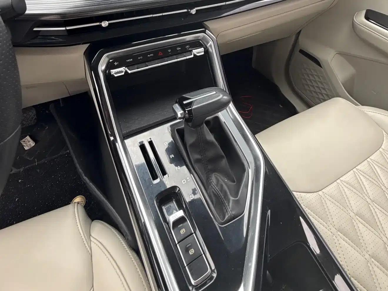 Wuling Xingchen 2021 1.5T CVT Star Edition — миниатюра 11