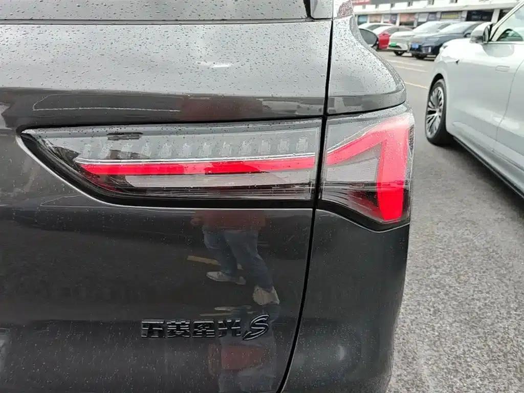 Wuling Xingguang S 2024 Model 130km Navigator Edition — миниатюра 8