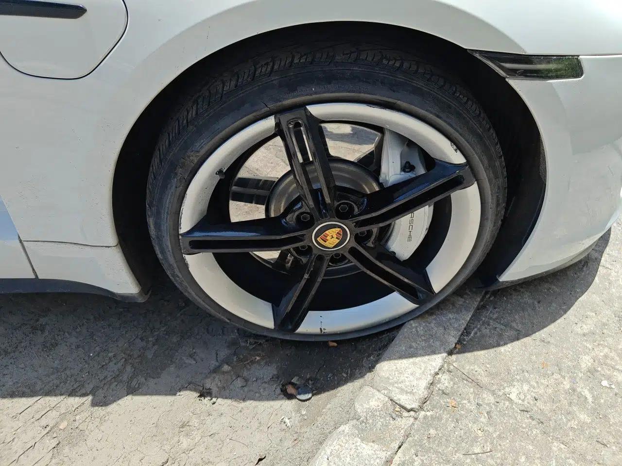 Porsche Taycan 2022-Year Updated Taycan — миниатюра 8